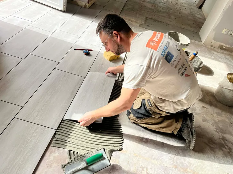 Damien Foucher, artisan carreleur-mosaïste à Lavernat (72), en Sarthe